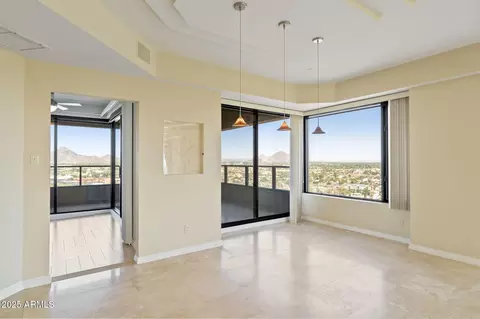Living - 1040 E Osborn Rd #1602, Phoenix, AZ 85014 photo 9 of 16