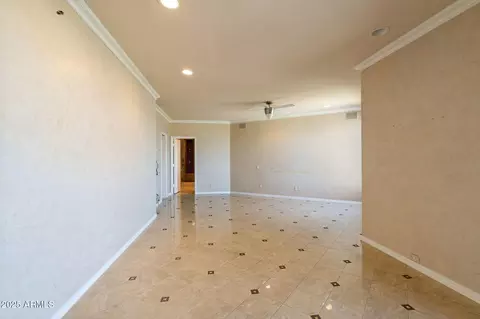 Living - 1040 E Osborn Rd #1602, Phoenix, AZ 85014 photo 15 of 16