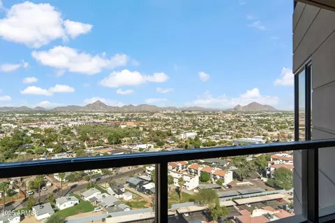 View/Area - 1040 E Osborn Rd #1602, Phoenix, AZ 85014 photo 2 of 3