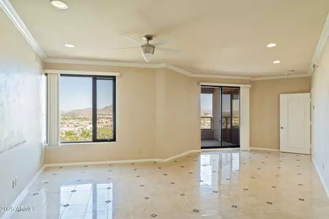 Living - 1040 E Osborn Rd #1602, Phoenix, AZ 85014 photo 14 of 16