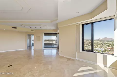 Living - 1040 E Osborn Rd #1602, Phoenix, AZ 85014 photo 10 of 16