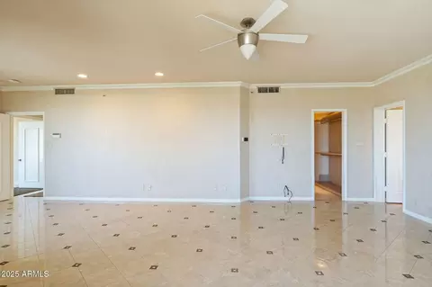 Living - 1040 E Osborn Rd #1602, Phoenix, AZ 85014 photo 13 of 16