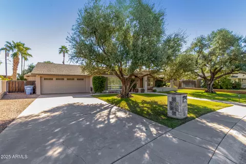 58 E Canterbury Ct, Phoenix, AZ 85022 photo 47