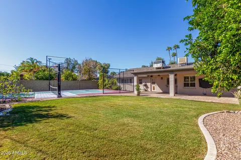 58 E Canterbury Ct, Phoenix, AZ 85022 photo 39