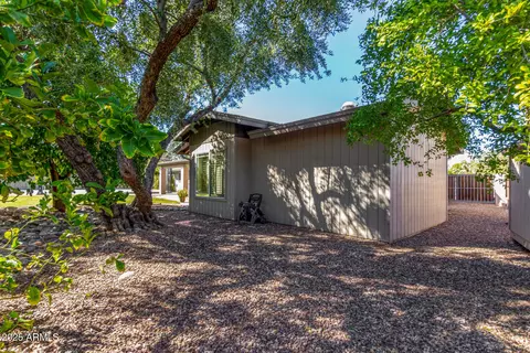 58 E Canterbury Ct, Phoenix, AZ 85022 photo 45