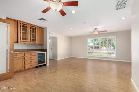 58 E Canterbury Ct, Phoenix, AZ 85022 photo 5