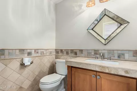 58 E Canterbury Ct, Phoenix, AZ 85022 photo 16