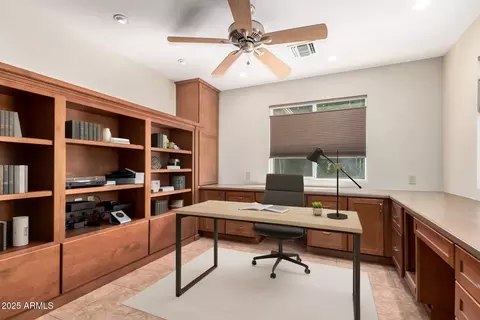 58 E Canterbury Ct, Phoenix, AZ 85022 photo 14