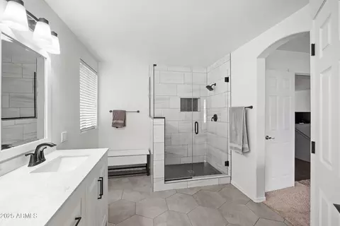 Bath - 2027 E Parkside Ln, Phoenix, AZ 85024 photo 1 of 4
