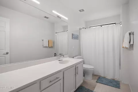 Bath - 2027 E Parkside Ln, Phoenix, AZ 85024 photo 4 of 4