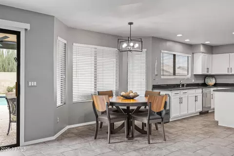 Dining - 2027 E Parkside Ln, Phoenix, AZ 85024 photo 4 of 4