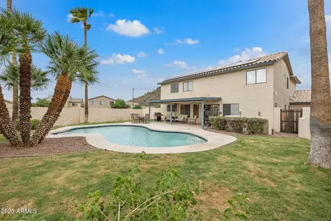 Exterior - 2027 E Parkside Ln, Phoenix, AZ 85024 photo 5 of 8