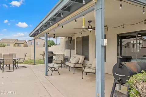 Exterior - 2027 E Parkside Ln, Phoenix, AZ 85024 photo 7 of 8