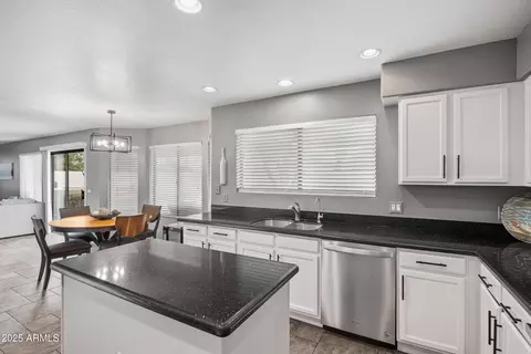 Kitchen - 2027 E Parkside Ln, Phoenix, AZ 85024 photo 6 of 6