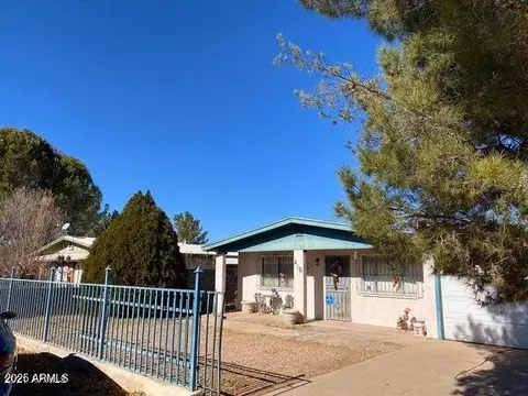 416 W Palm Ave, Pirtleville, AZ 85626