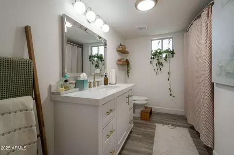 Bath - 2301 Enrose St, Mesa, AZ 85213 photo 1 of 3