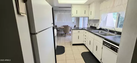 Kitchen - 302 N Sage St, Pearce, AZ 85625 photo 4 of 4