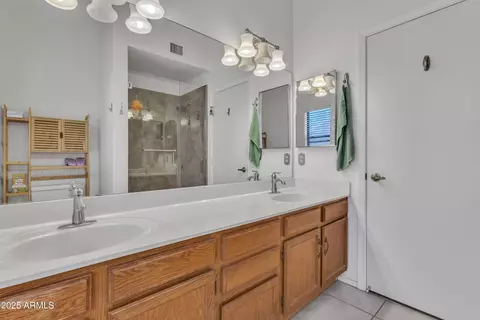 Bath - 643 W Devon Ct, Gilbert, AZ 85233 photo 3 of 3