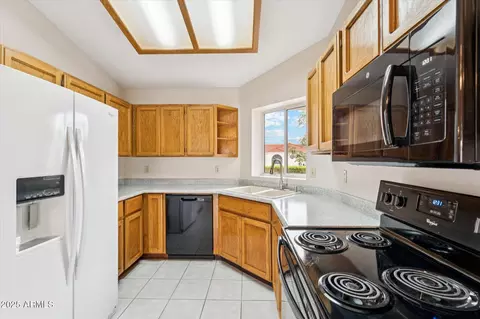 Kitchen - 5928 E Ivy St, Mesa, AZ 85205 photo 2 of 3