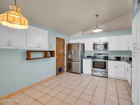 Kitchen - 5801 E Broadway Ave, Apache Junction, AZ 85119 photo 1 of 2