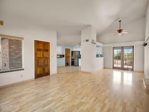 Living - 5801 E Broadway Ave, Apache Junction, AZ 85119 photo 4 of 7