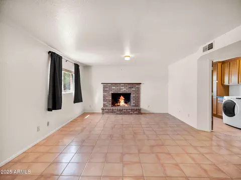 Living - 5801 E Broadway Ave, Apache Junction, AZ 85119 photo 6 of 7