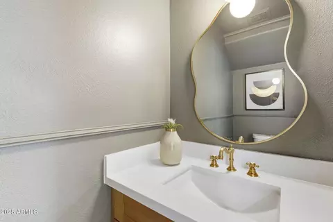 Bath - 1203 E Muriel Dr, Phoenix, AZ 85022 photo 1 of 4