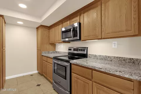 Kitchen - 3825 E Camelback Rd #120, Phoenix, AZ 85018 photo 3 of 3