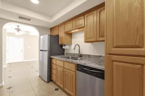 Kitchen - 3825 E Camelback Rd #120, Phoenix, AZ 85018 photo 1 of 3