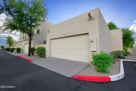 8860 N 47th Dr, Glendale, AZ 85302