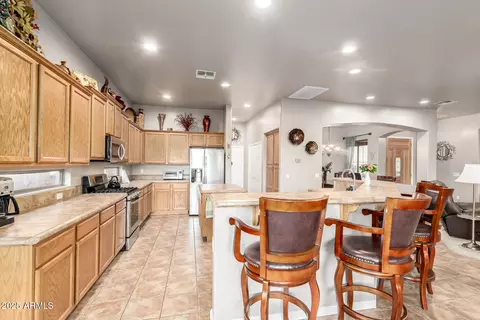 Kitchen - 4156 E Patrick St, Gilbert, AZ 85295 photo 4 of 5