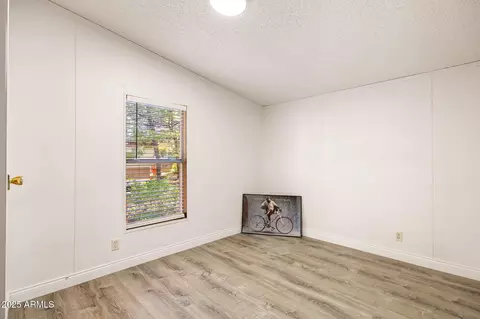 2064 Pinewood Dr, Overgaard, AZ 85933 photo 16