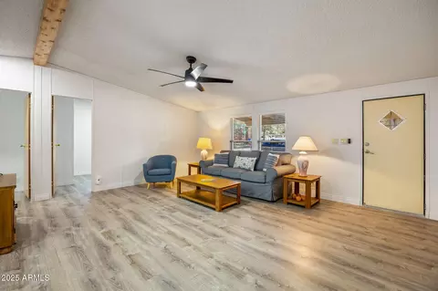 2064 Pinewood Dr, Overgaard, AZ 85933 photo 7