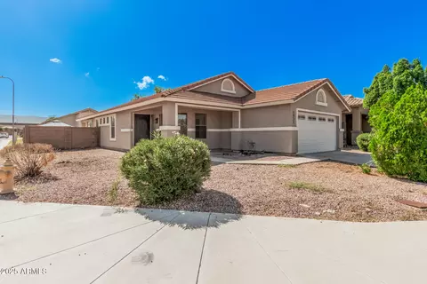 Exterior - 1521 E Chambers St, Phoenix, AZ 85040 photo 3 of 9