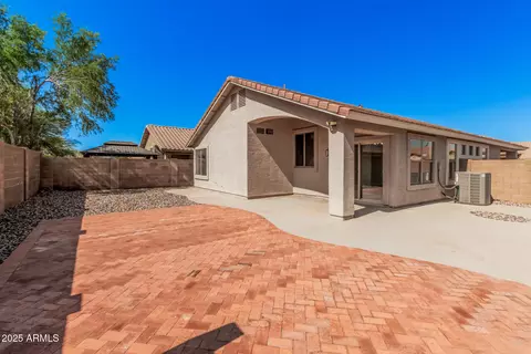 Exterior - 1521 E Chambers St, Phoenix, AZ 85040 photo 6 of 9