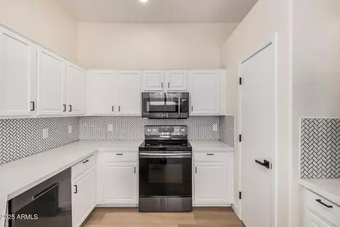 Kitchen - 1521 E Chambers St, Phoenix, AZ 85040 photo 3 of 5