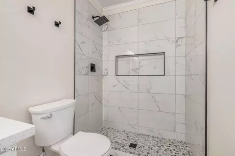 Bath - 1521 E Chambers St, Phoenix, AZ 85040 photo 3 of 3