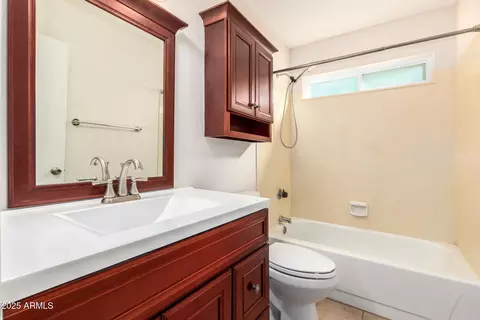 Bath - 19645 N 3rd Ave, Phoenix, AZ 85027 photo 3 of 3