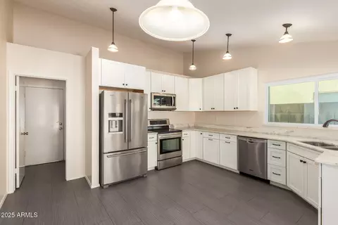 Kitchen - 19645 N 3rd Ave, Phoenix, AZ 85027 photo 2 of 3