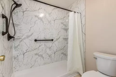 Bath - 19645 N 3rd Ave, Phoenix, AZ 85027 photo 2 of 3