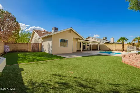 Exterior - 19645 N 3rd Ave, Phoenix, AZ 85027 photo 10 of 11