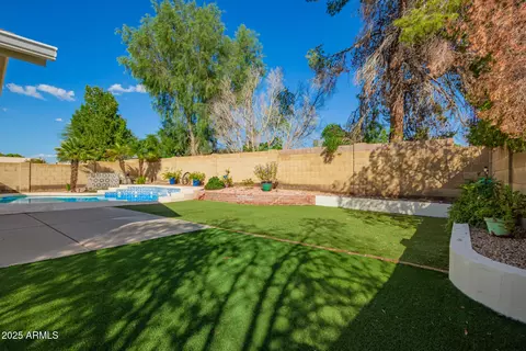 Exterior - 19645 N 3rd Ave, Phoenix, AZ 85027 photo 9 of 11