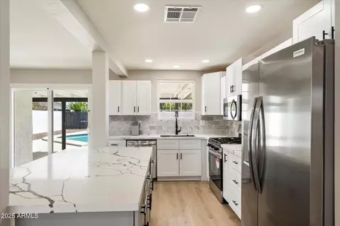Kitchen - 4307 N 15th Dr, Phoenix, AZ 85015 photo 3 of 3