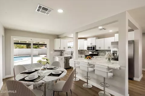 Dining - 4307 N 15th Dr, Phoenix, AZ 85015 photo 1 of 1