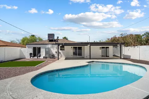 Exterior - 4307 N 15th Dr, Phoenix, AZ 85015 photo 5 of 8