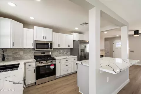 Kitchen - 4307 N 15th Dr, Phoenix, AZ 85015 photo 1 of 3