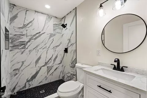 Bath - 4307 N 15th Dr, Phoenix, AZ 85015 photo 2 of 2