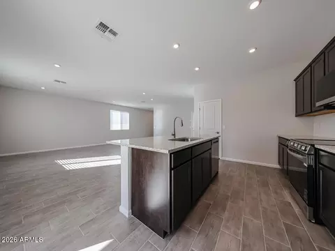 Kitchen - 2647 E Boulder Ave, Apache Junction, AZ 85119 photo 4 of 5