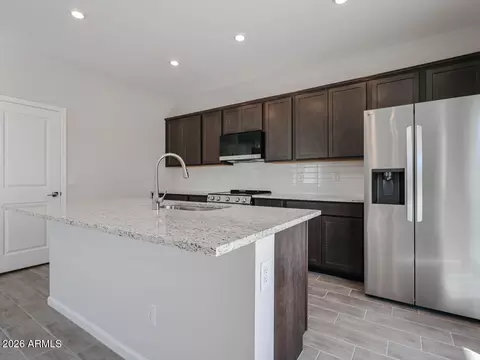 Kitchen - 2647 E Boulder Ave, Apache Junction, AZ 85119 photo 2 of 5