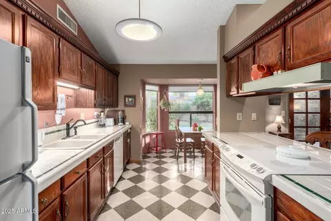 Kitchen - 3123 E Charleston Ave, Phoenix, AZ 85032 photo 3 of 4